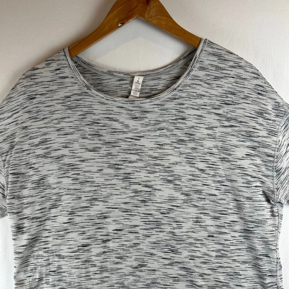 Lululemon Athletica Space Dye Relaxed Fit Short Sleeve Top Size 8 White Black